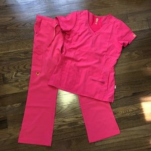 NWOT Med couture scrub set
